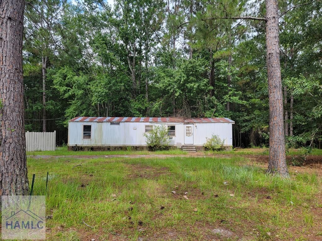 Property Photo: 744 Live Oak Church Road GA 31313