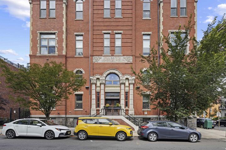 Property Photo: 305 Whiton St G02 NJ 07304