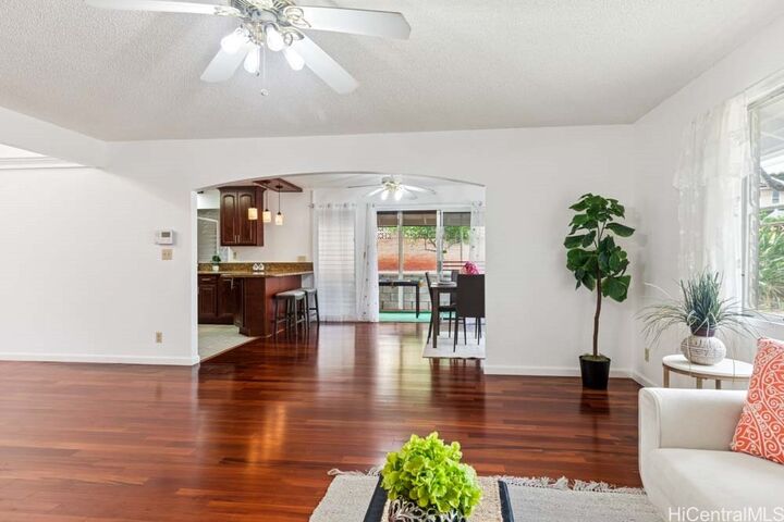 Property Photo: 94-121 Kamaio Place HI 96789