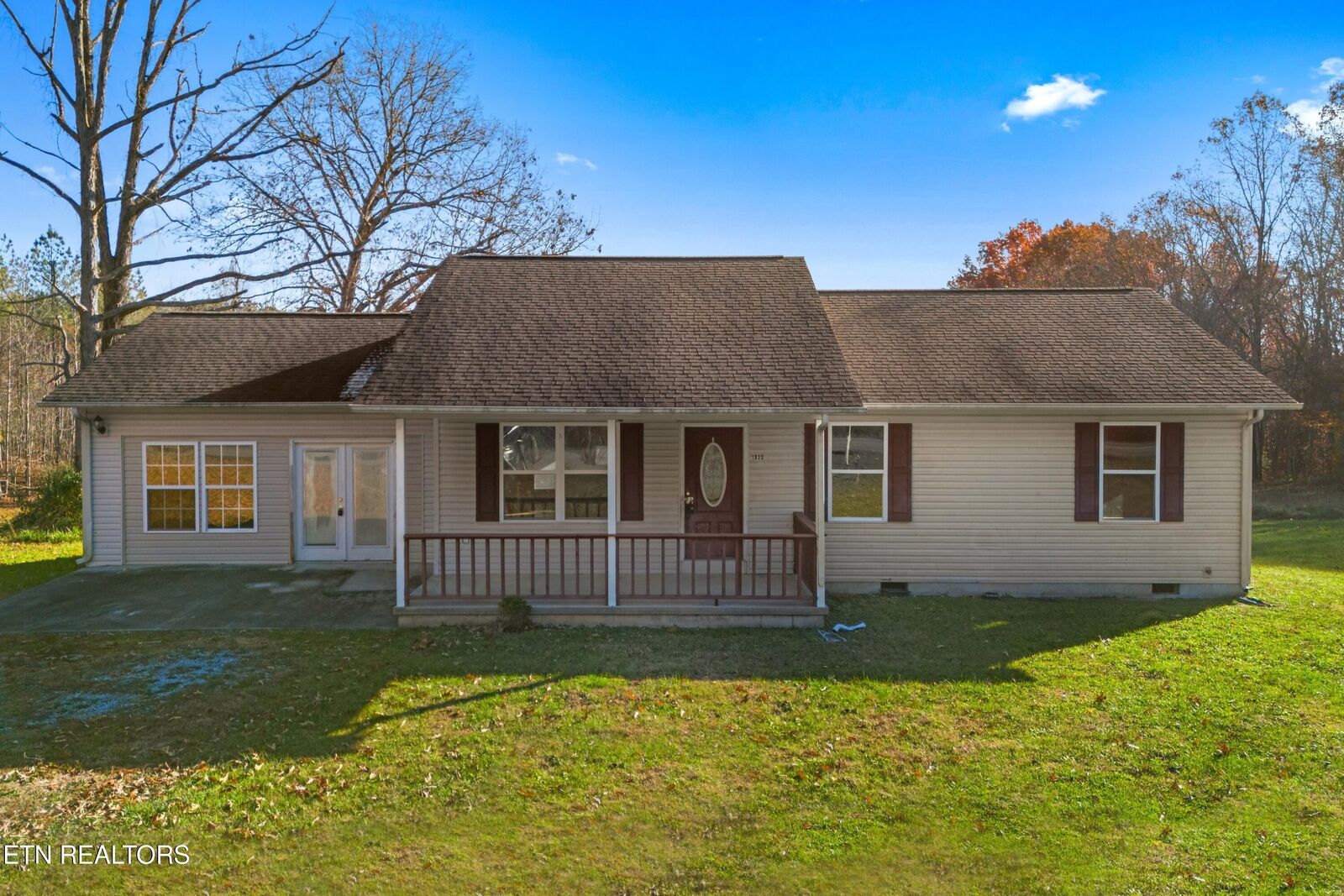 Property Photo:  1930 W Robbins Rd  TN 37852 