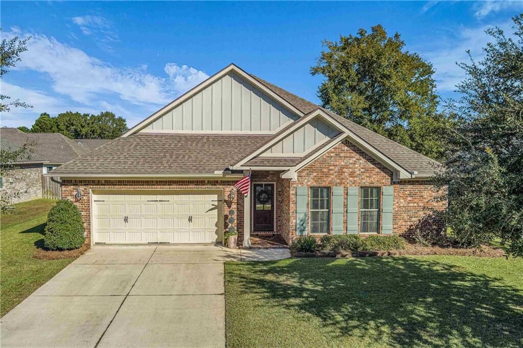 Property Photo:  243 Hawthorne Circle  AL 36532 