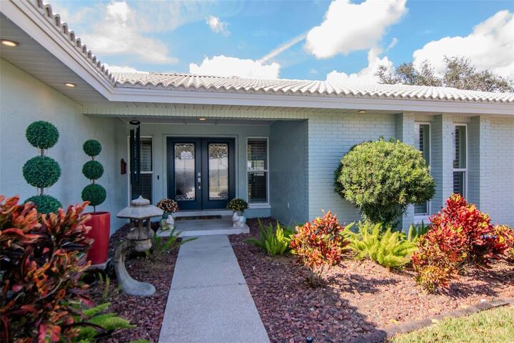 Property Photo:  3246 Hyde Park Drive  FL 33761 