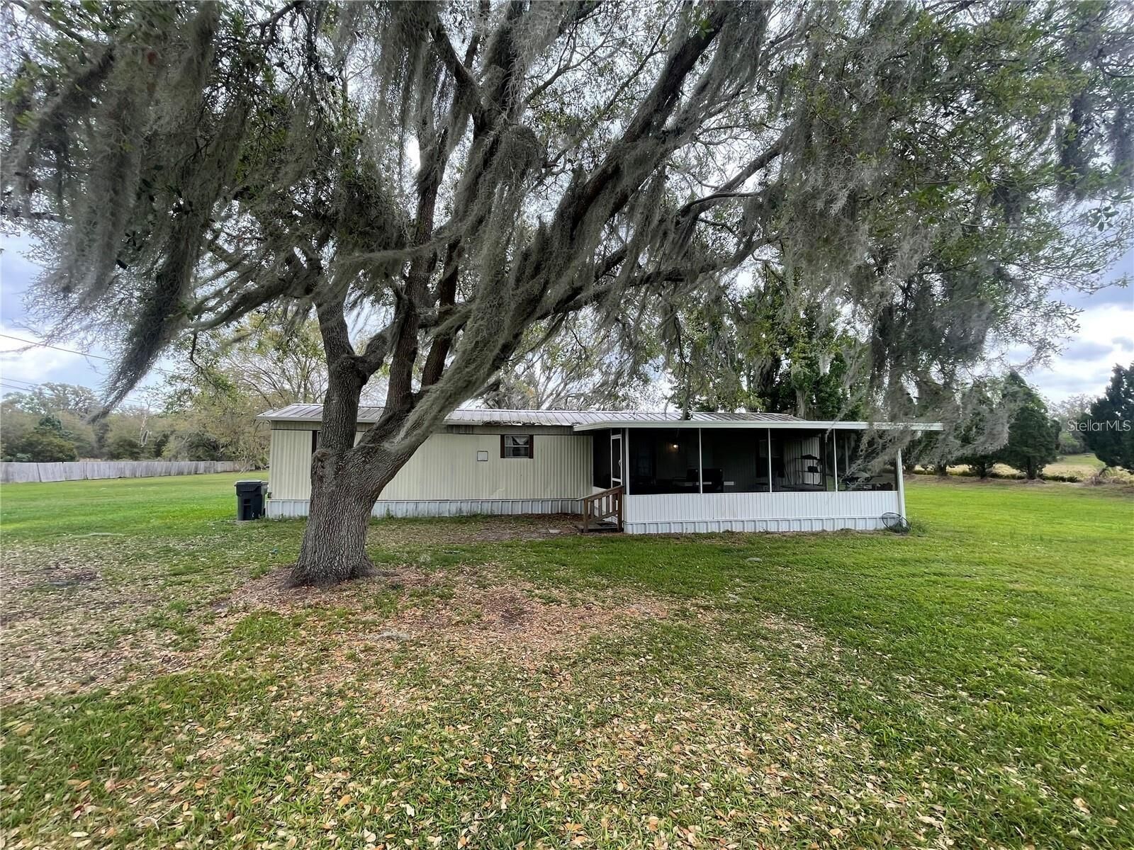 Property Photo: 610 Grove Drive FL 33830