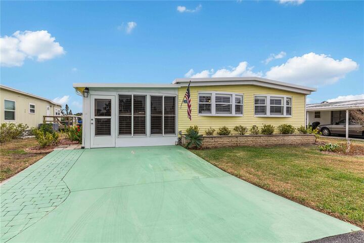 Property Photo: 5316 53 Avenue E I5 FL 34203