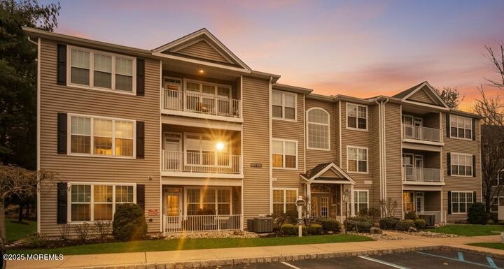 654 Saint Andrews Place  Manalapan NJ 07726 photo