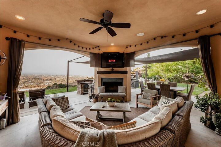 Property Photo: 44195 Via Horca CA 92590