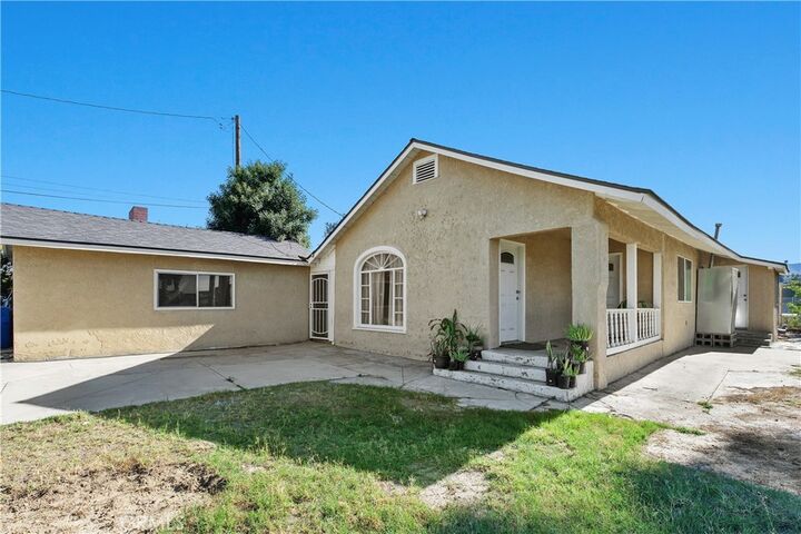 Property Photo: 24939 Court CA 92354