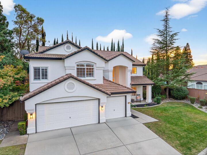 Property Photo: 216 Heredia Court CA 95747