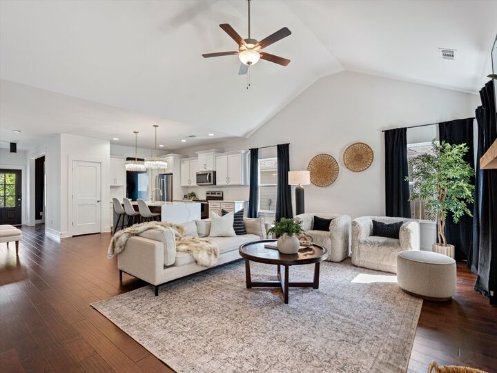 Property Photo: 213 Hermitage Point Dr TN 37076