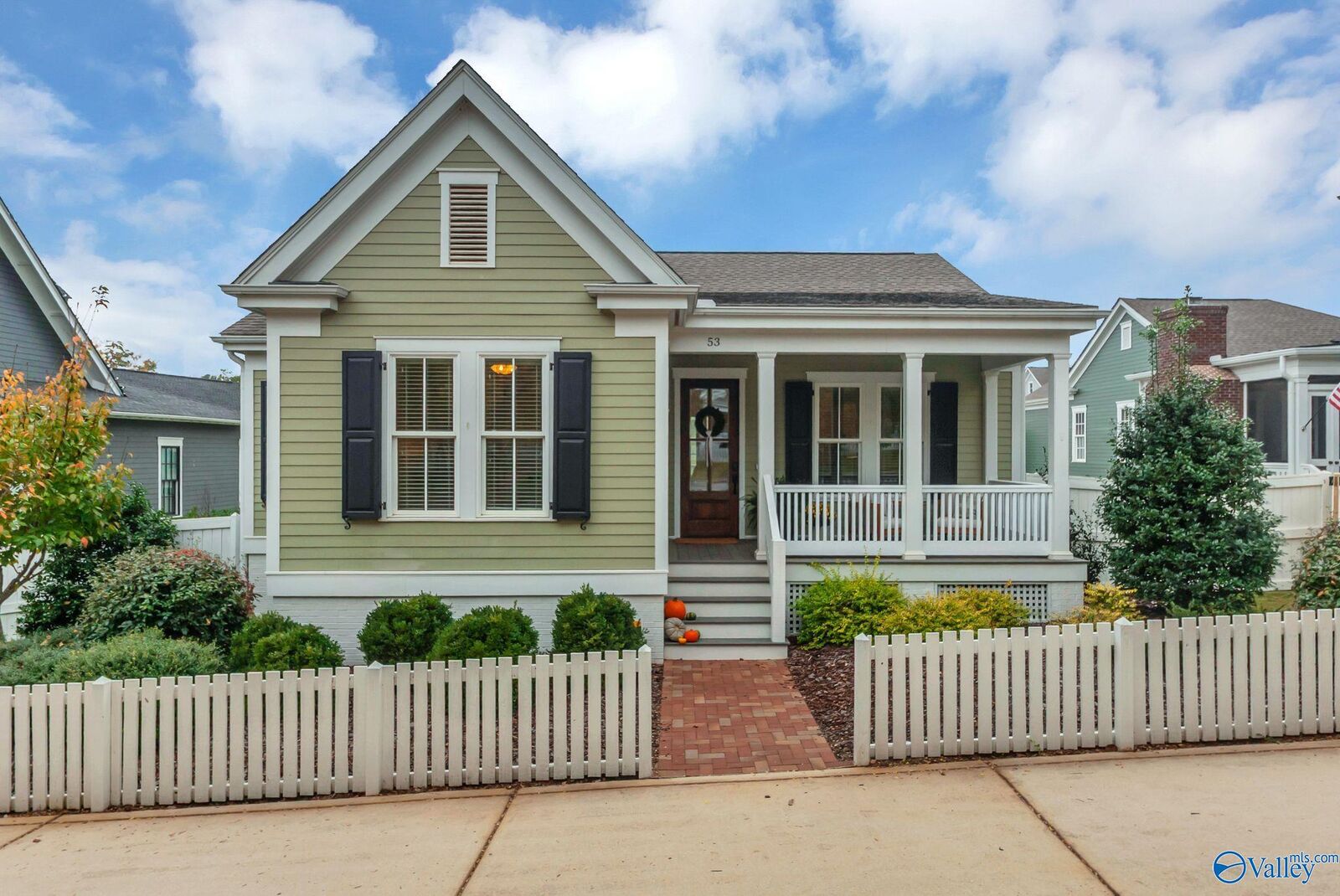 Property Photo:  53 Hillcrest Avenue NW  AL 35806 