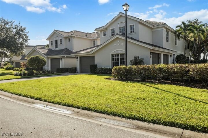 Property Photo:  9151 Palmetto Ridge Drive 202  FL 34135 