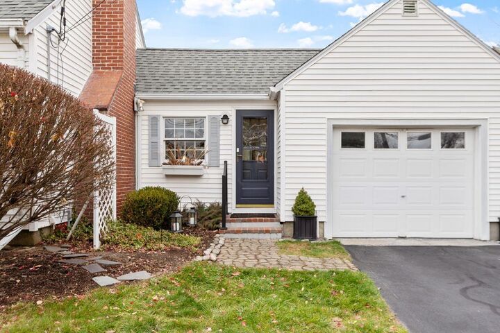 Property Photo:  85 Post Road  NH 03862 