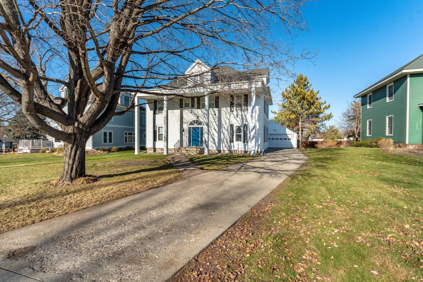 Property Photo: 414 E Division Street MN 56531