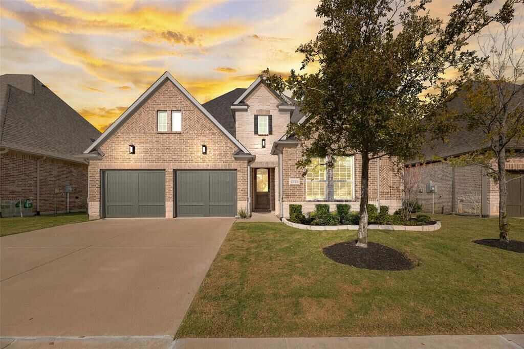 Property Photo:  2725 Cumberland  TX 75056 