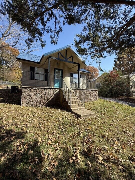 Property Photo:  619 S Ash Street  AR 72601 