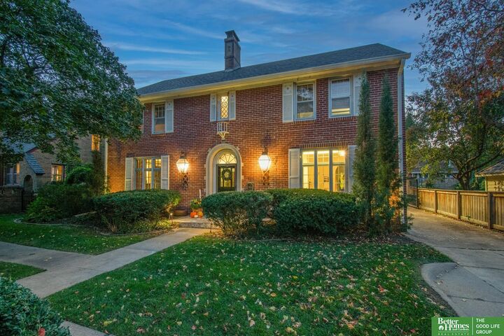 Property Photo:  1720 N 52 Street  NE 68104 