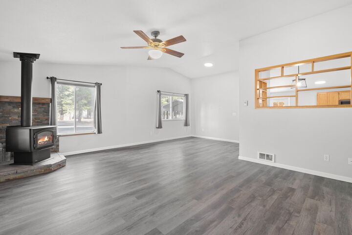 Property Photo:  15711 Deedon Road  OR 97739 