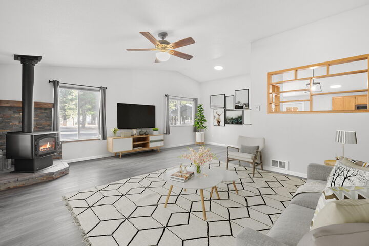 Property Photo:  15711 Deedon Road  OR 97739 