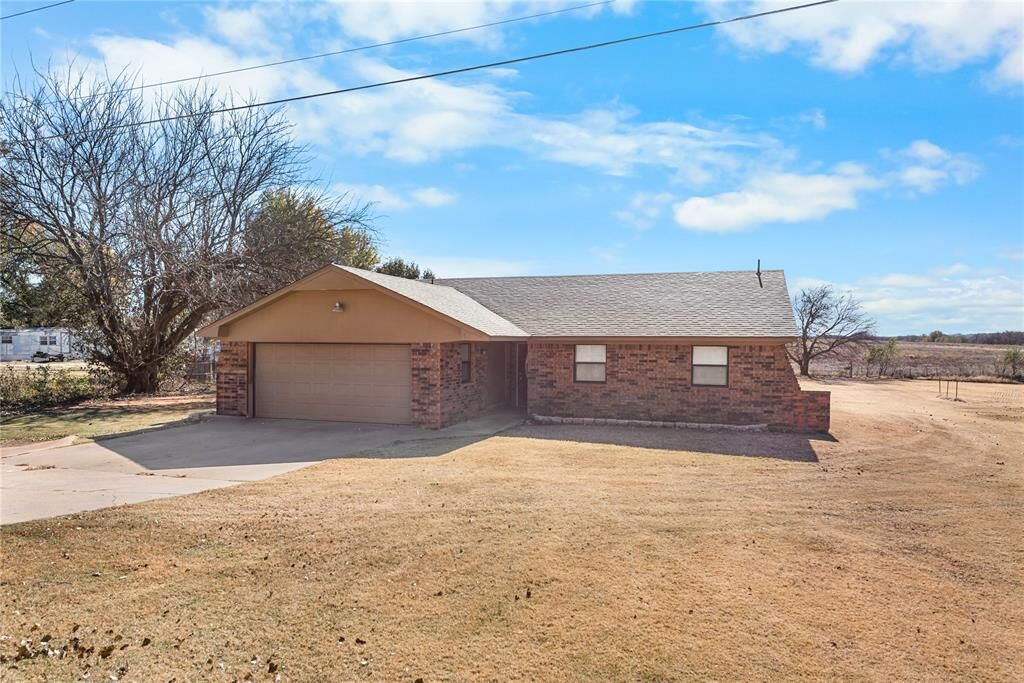 Property Photo:  10 Peach Street  OK 73067 