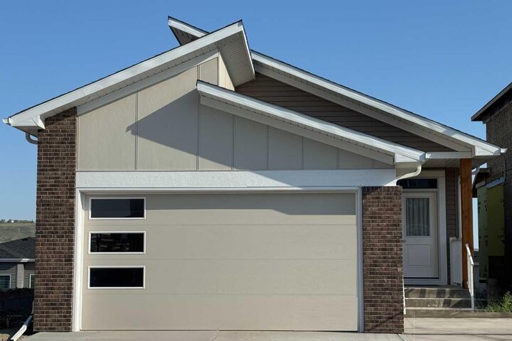 Property Photo: 554 Rivercrest View AB T4C 2W9