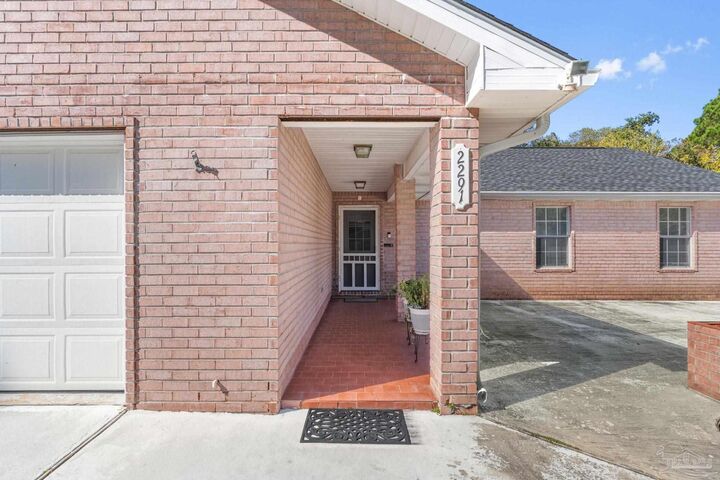 Property Photo:  2291 Rosewood Dr  FL 32566 