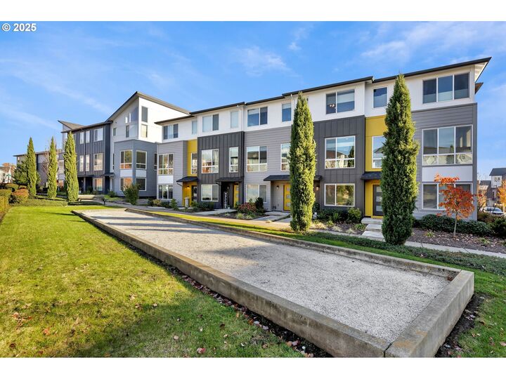 Property Photo: 17238 SW Goldcrest Ln OR 97007