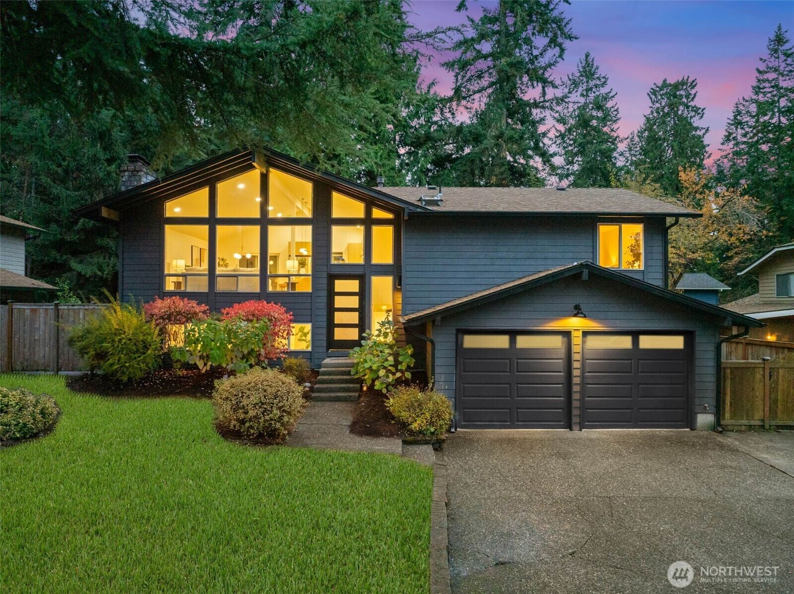 Property Photo: 16413 NE 105th Place WA 98052