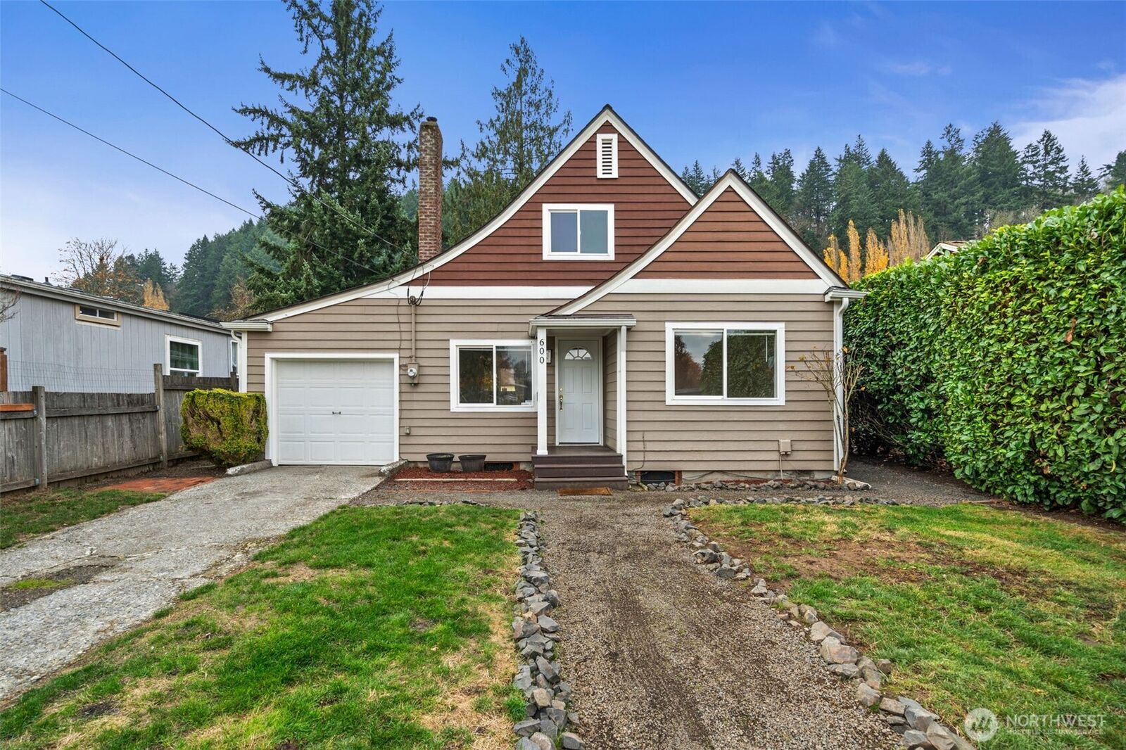 Property Photo:  600 S Diamond Street  WA 98531 