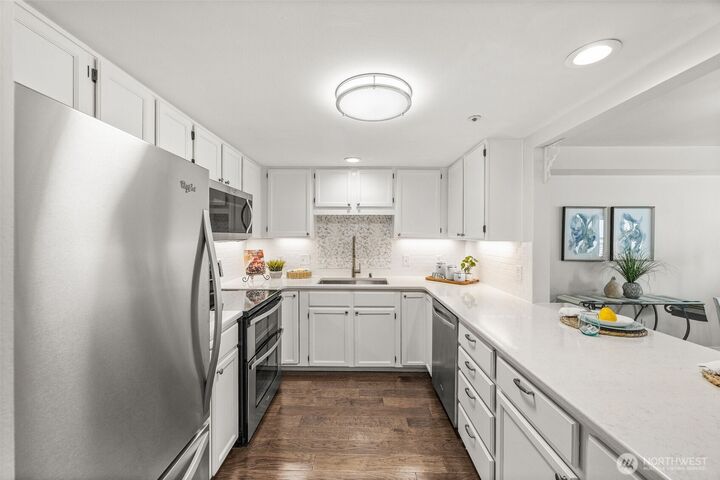 Property Photo: 4081 224th Lane SE 210 WA 98029