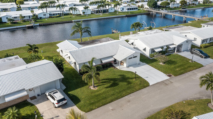 Property Photo:  1008 SW 7th Avenue  FL 33426 