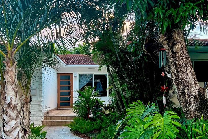 Property Photo:  9049 Dickens Ave  FL 33154 