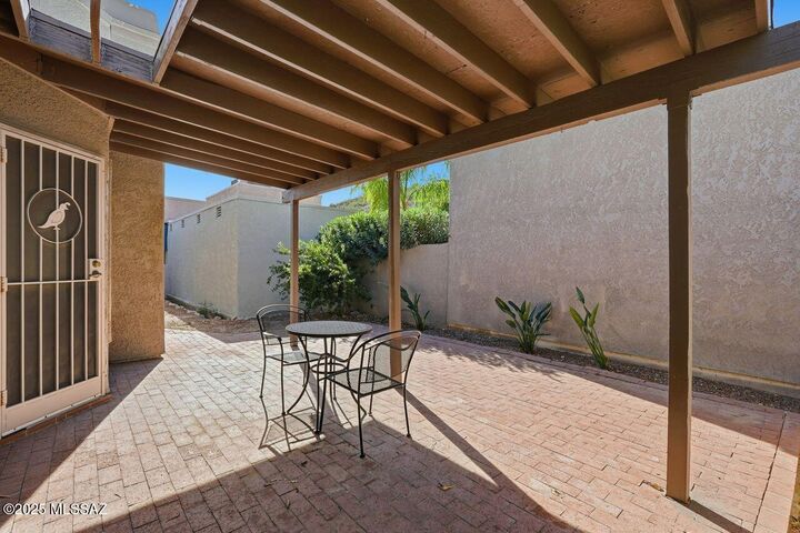 Property Photo: 5565 N Sapphire Drive AZ 85750