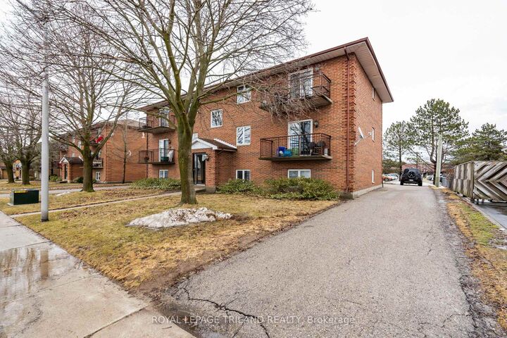 Property Photo:  221 Highview Drive  ON N5R 5H6 
