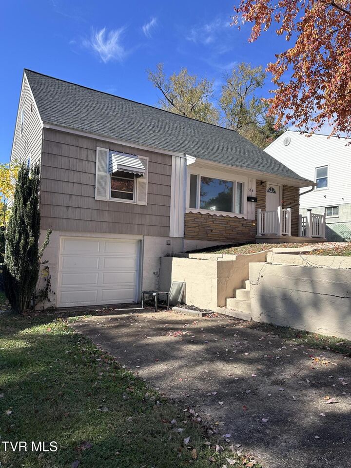 Property Photo: 526 Mount Ida Place TN 37660