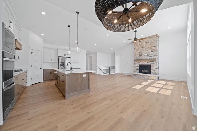 Property Photo: 1214 E Highline Rd 208 UT 84074