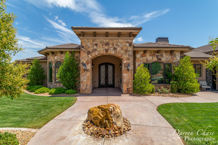 Property Photo: 328 N Westgate Hills Dr UT 84780