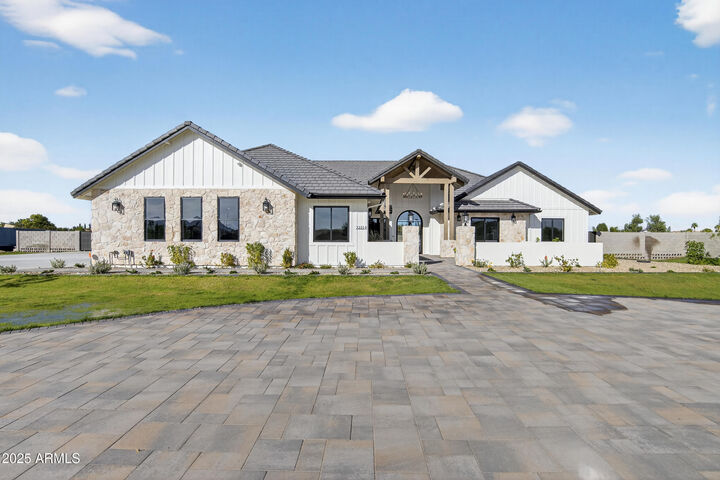 Property Photo: 22218 E Misty Court AZ 85142