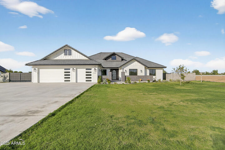 Property Photo: 22226 E Misty Court AZ 85142