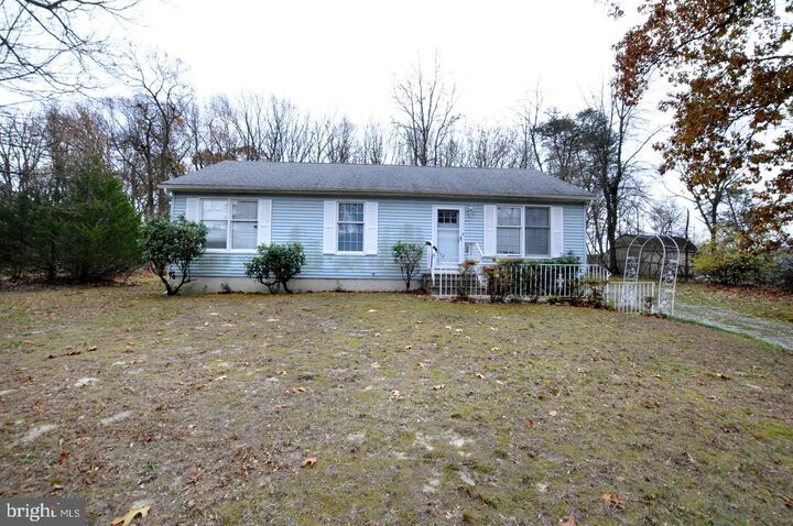 Property Photo:  818 Mail Avenue  NJ 08096 