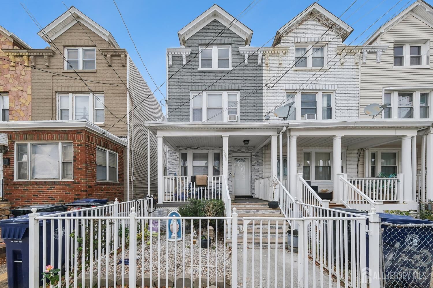 Property Photo:  190 Lewis Street  NJ 08861 