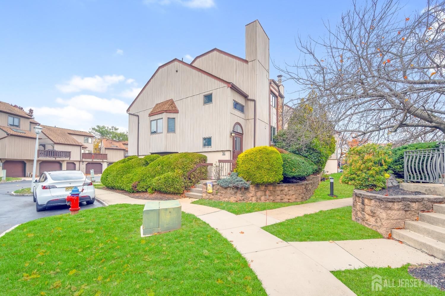 Property Photo:  96 Diamond Lane  NJ 08857 