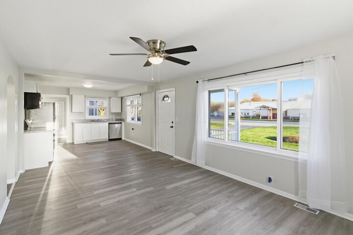 Property Photo:  267 W High Street  OH 43140 