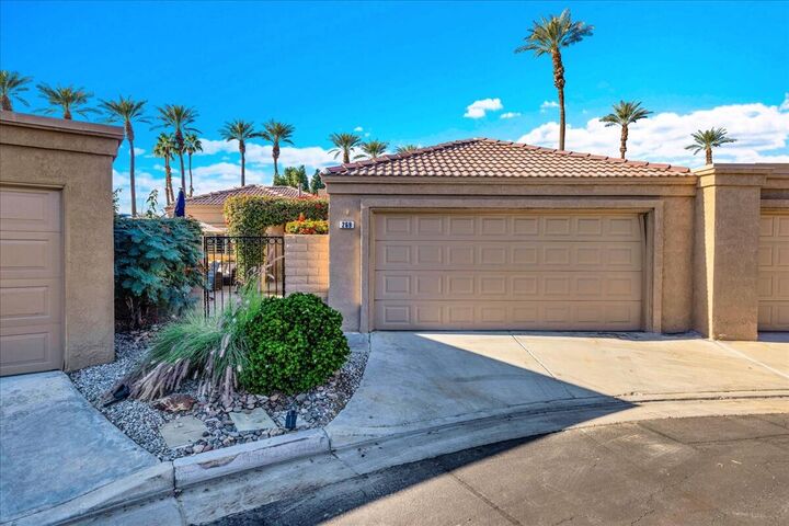 Property Photo:  44269 Portofino Court  CA 92260 