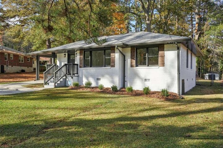 Property Photo:  4 Mobley Drive SE  GA 30315 