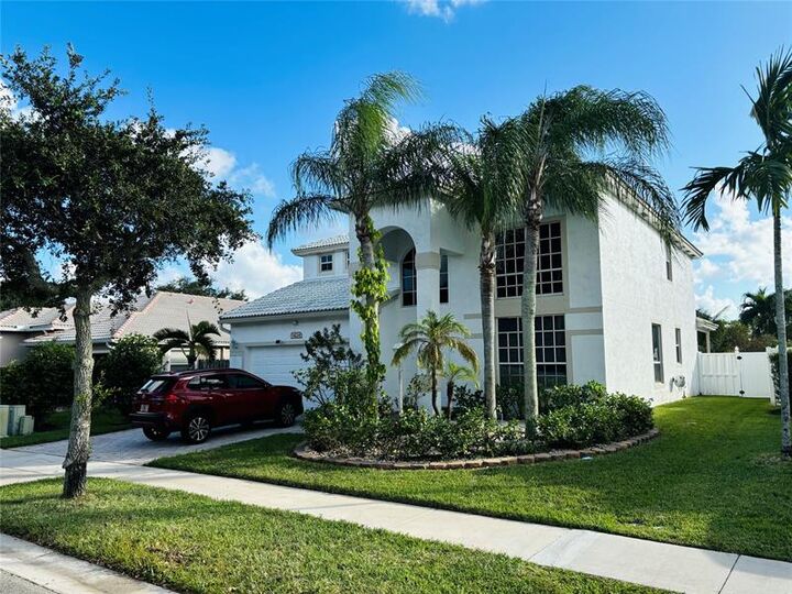 14224 NW 18th Ct  Pembroke Pines FL 33028 photo