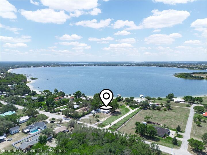 Property Photo: 606 E Cornell Street FL 33825