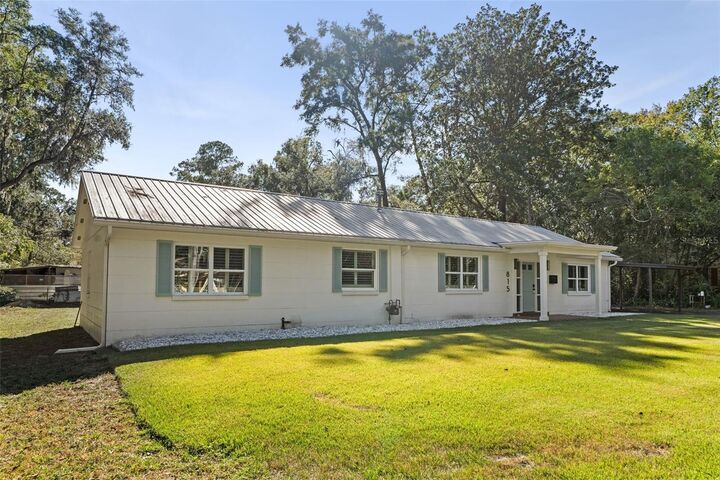 Property Photo:  815 NE 12th Avenue  FL 32601 