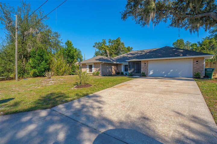 Property Photo: 121 Champlain Drive FL 32725