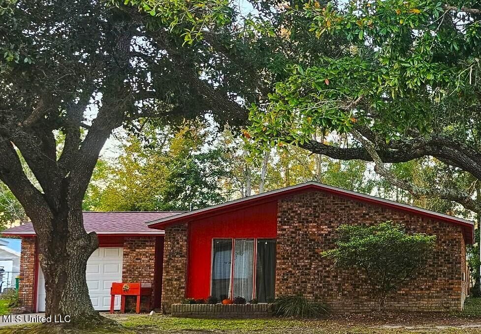 Property Photo:  15300 Lansing Drive  MS 39532 