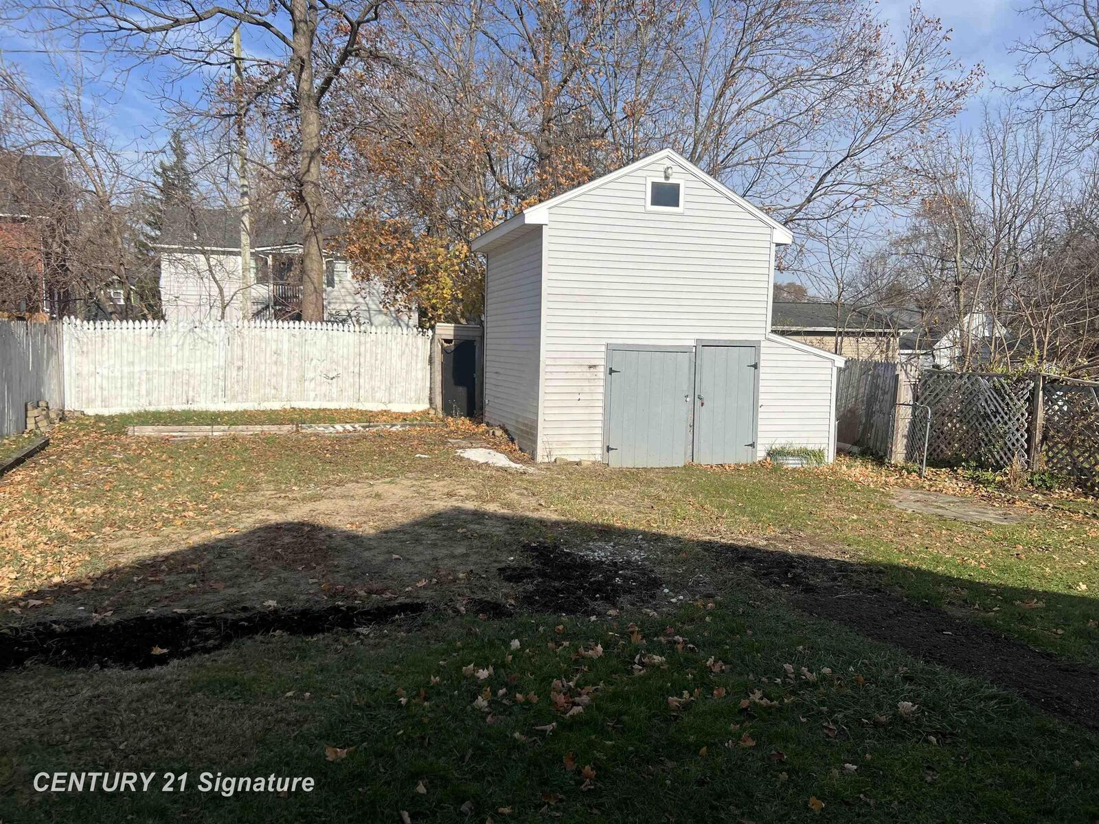 Property Photo: 131 E Young Street MI 48420-1411